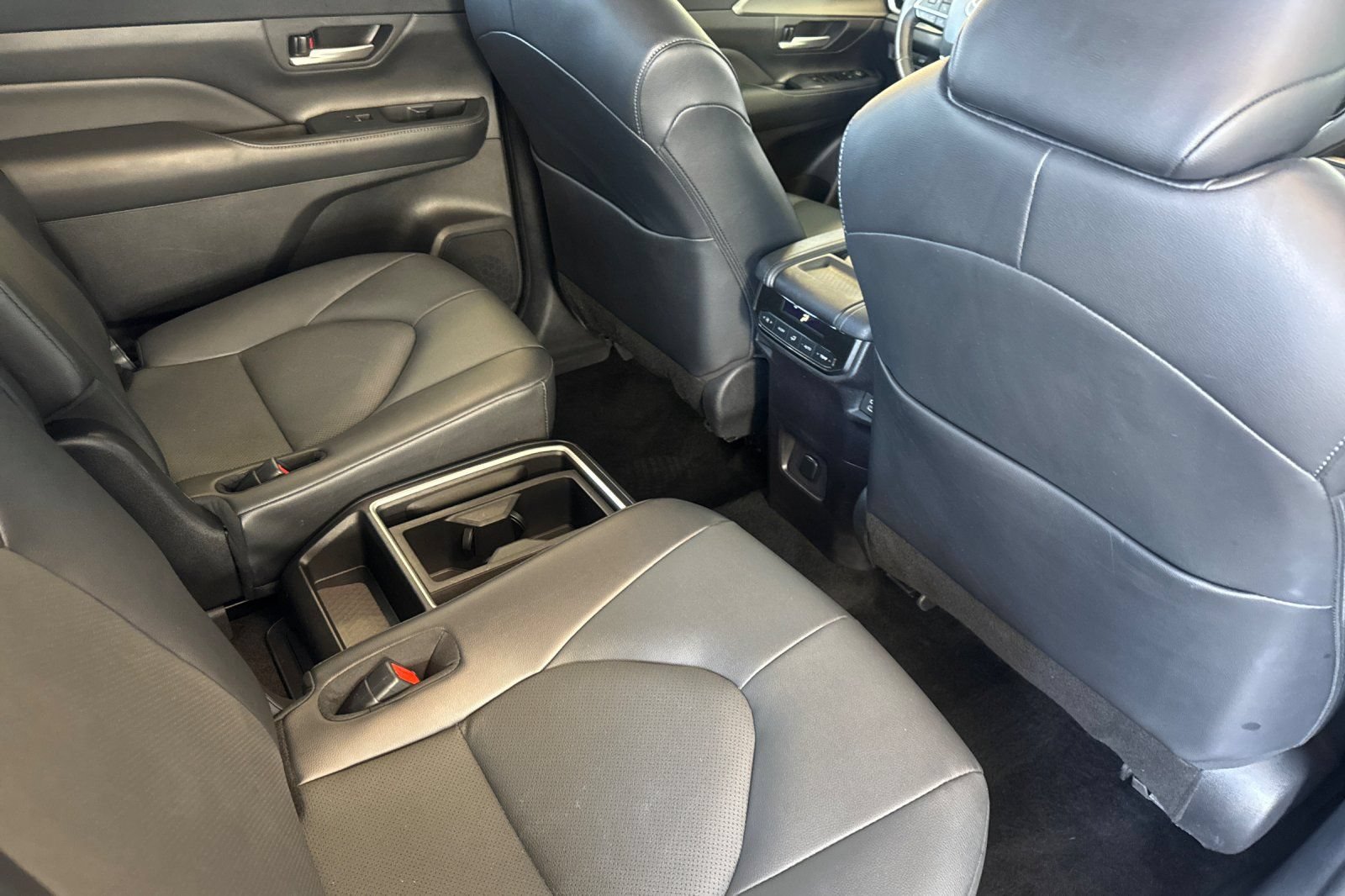Used 2025 Toyota Grand Highlander FWD image 18