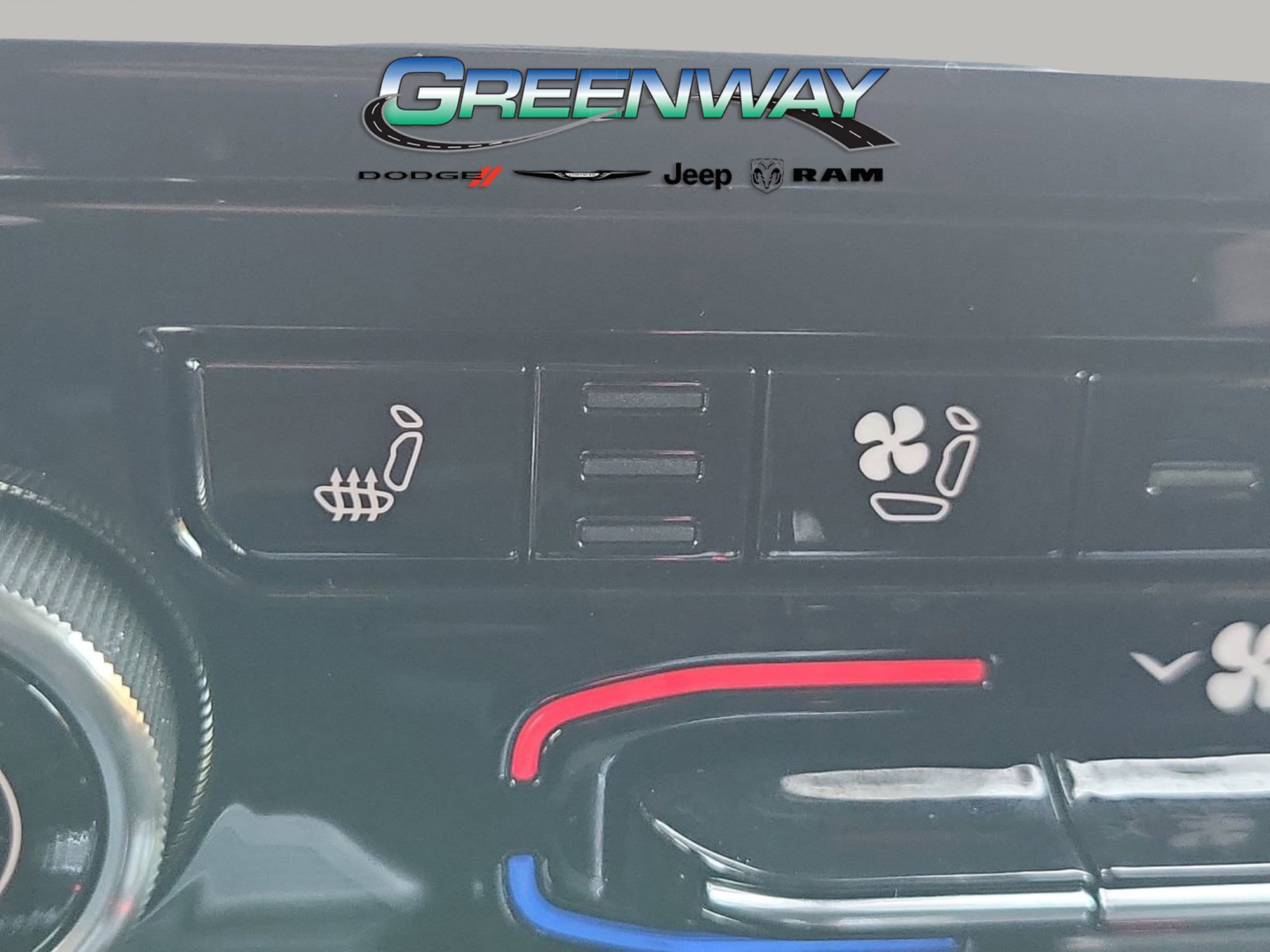 Used 2024 Jeep Grand Cherokee Summit image 25