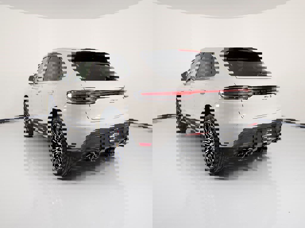 New 2026 Porsche Macan S image 3