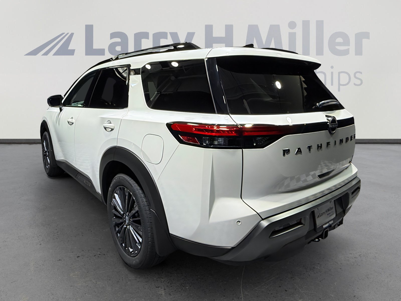New 2026 Nissan Pathfinder SL FWD image 3
