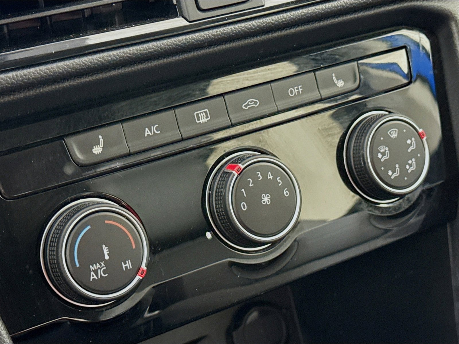 Certified 2023 Volkswagen Taos SE image 19