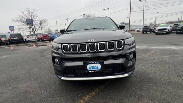 Used 2024 Jeep Compass Limited image 3
