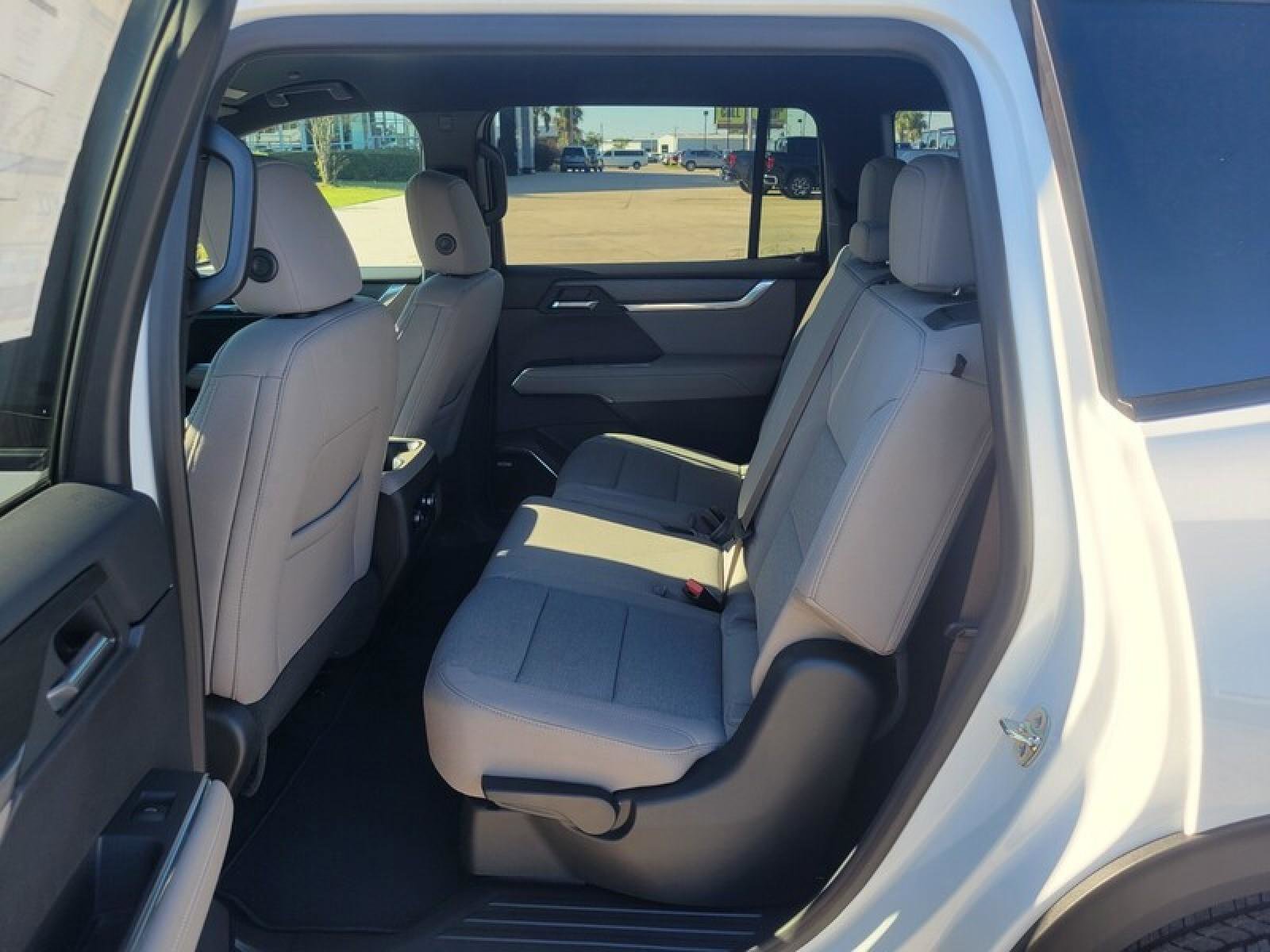 New 2026 GMC Acadia Elevation image 25