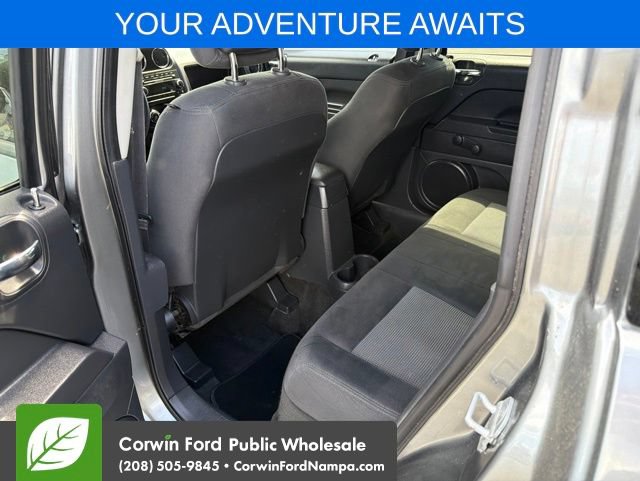Used 2014 Jeep Compass Sport FWD image 27