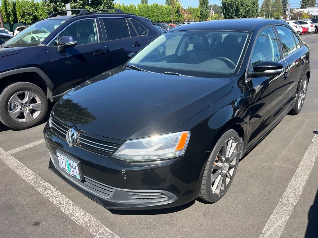 Used 2013 Volkswagen Jetta SE FWD image 2