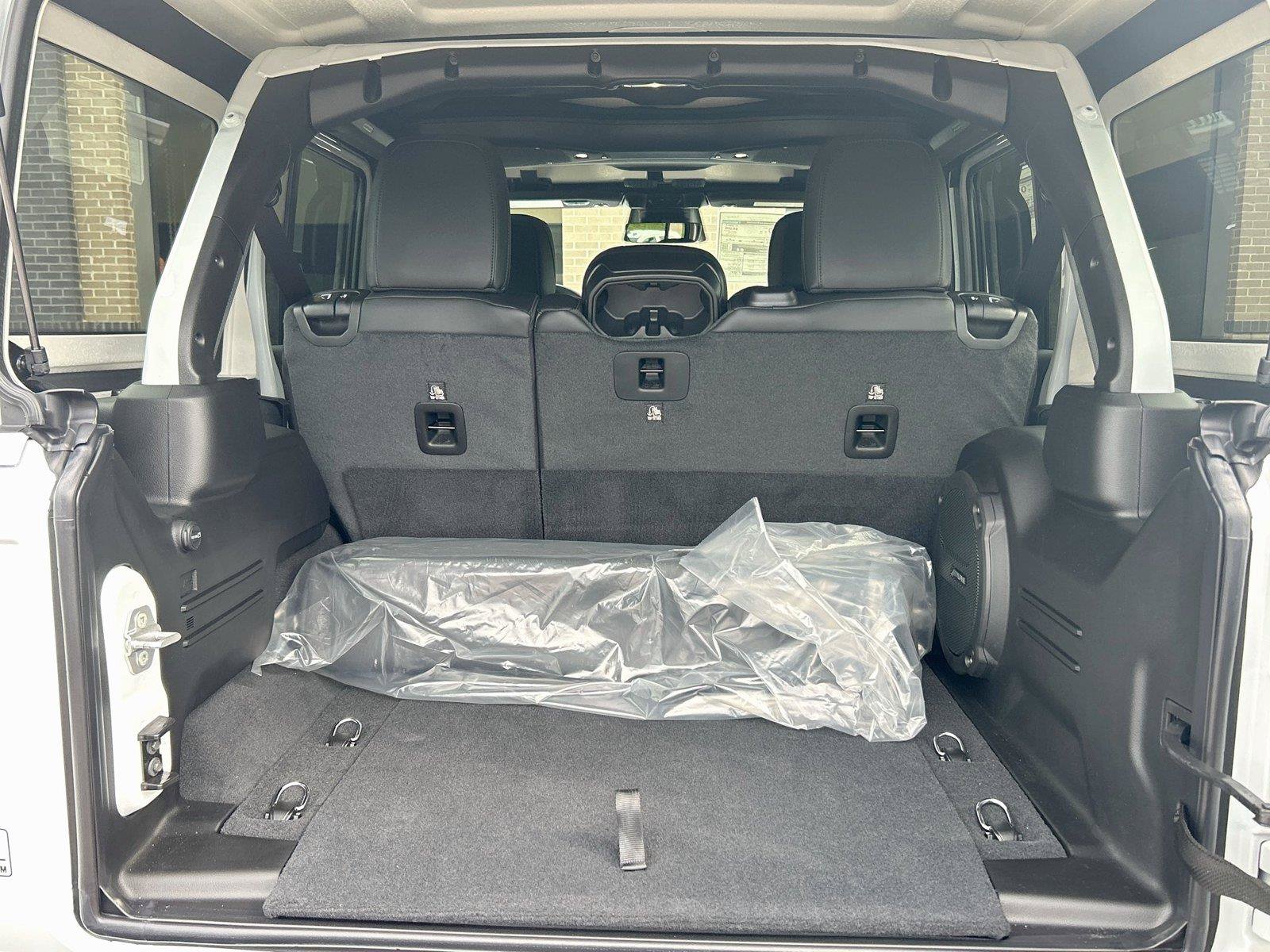 New 2026 Jeep Wrangler Unlimited Rubicon AWD/4WD image 13