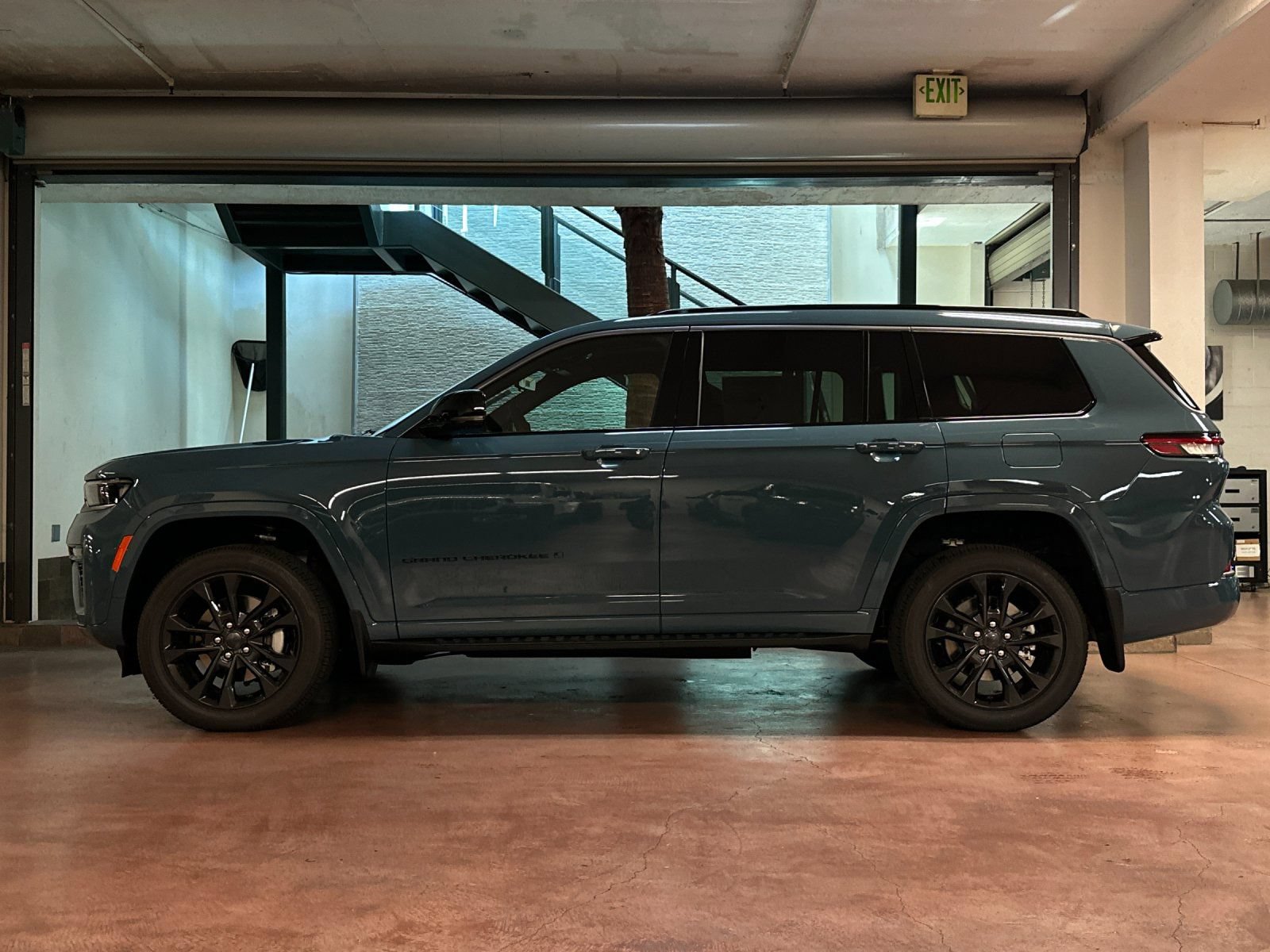 New 2026 Jeep Grand Cherokee L Limited AWD/4WD image 2