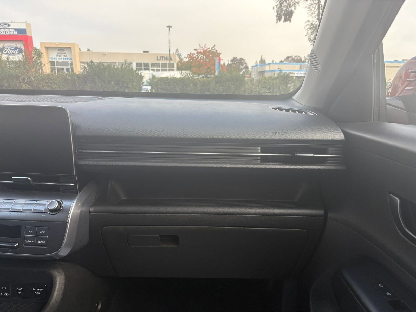 Used 2025 Hyundai Kona SEL image 35