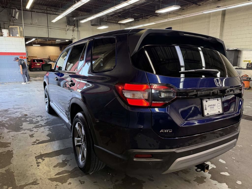 Used 2025 Honda Pilot EX-L image 17