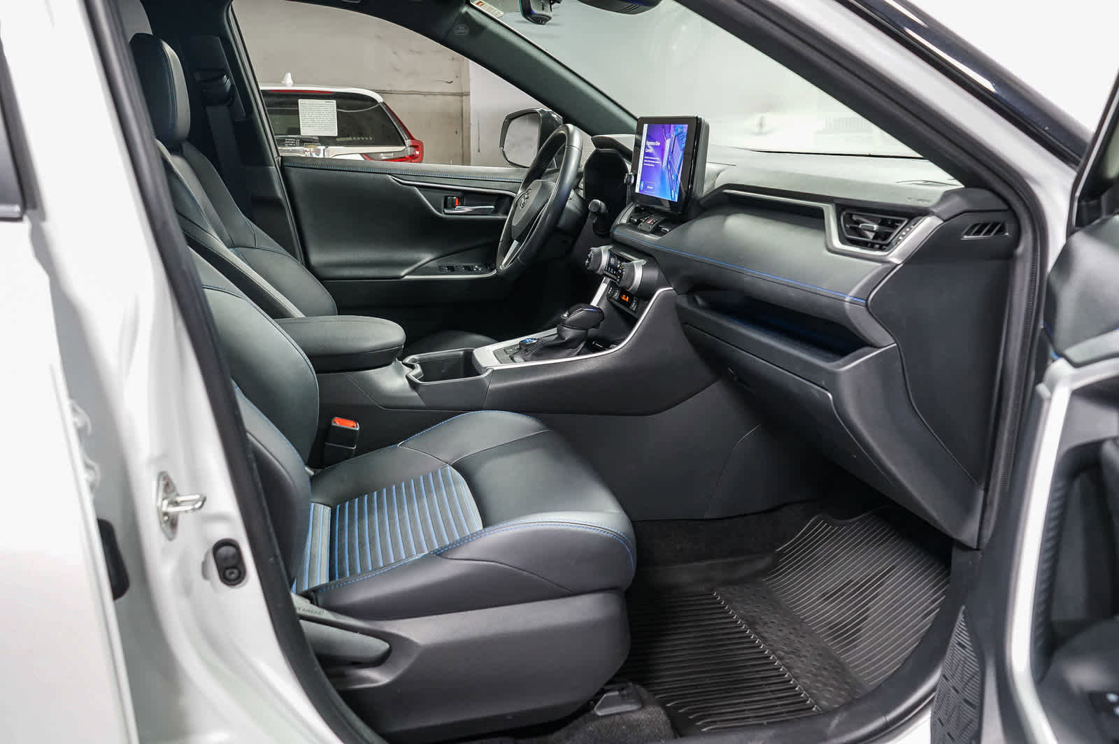 Used 2023 Toyota RAV4 XSE image 19