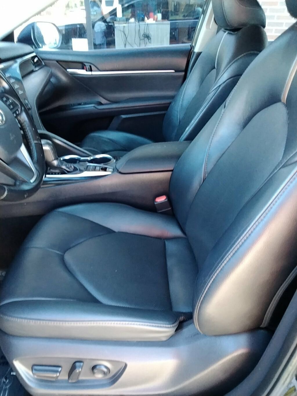 Used 2019 Toyota Camry XSE FWD image 7