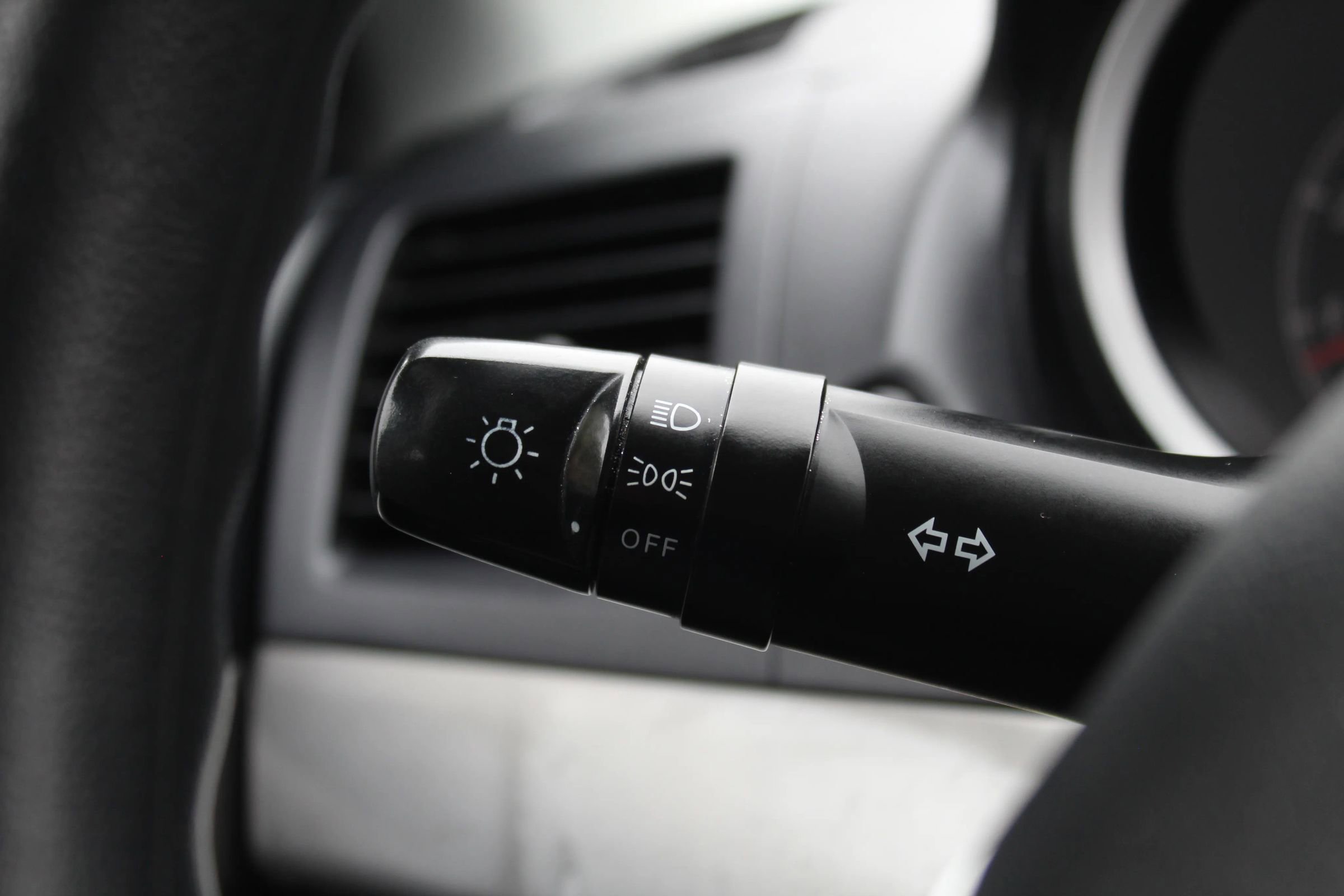 Used 2014 Mitsubishi Lancer SE image 32