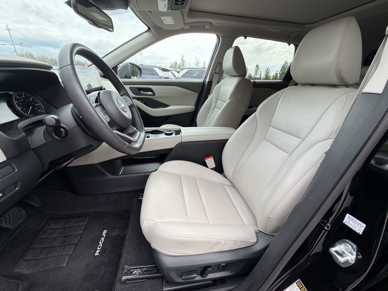 Used 2023 Nissan Rogue SL w/ SL Premium Package AWD/4WD image 13