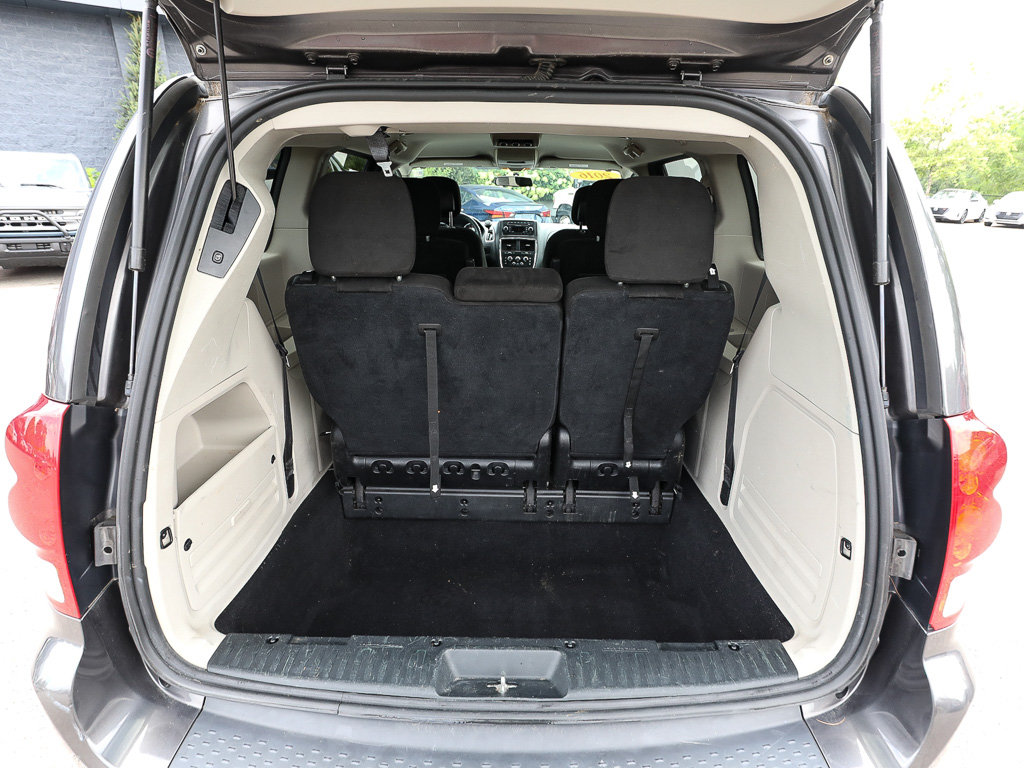Used 2016 Dodge Grand Caravan SXT FWD image 7