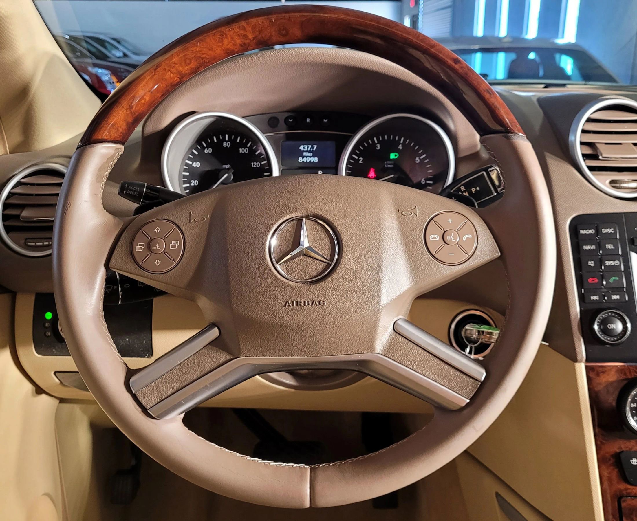 Used 2010 Mercedes-Benz ML 350 2WD image 23