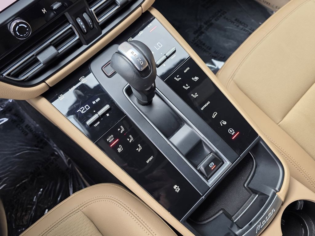 Certified 2023 Porsche Macan Turbo image 26