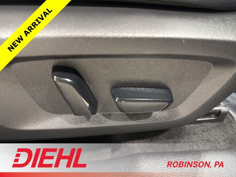 Used 2025 Mitsubishi Outlander SEL image 16