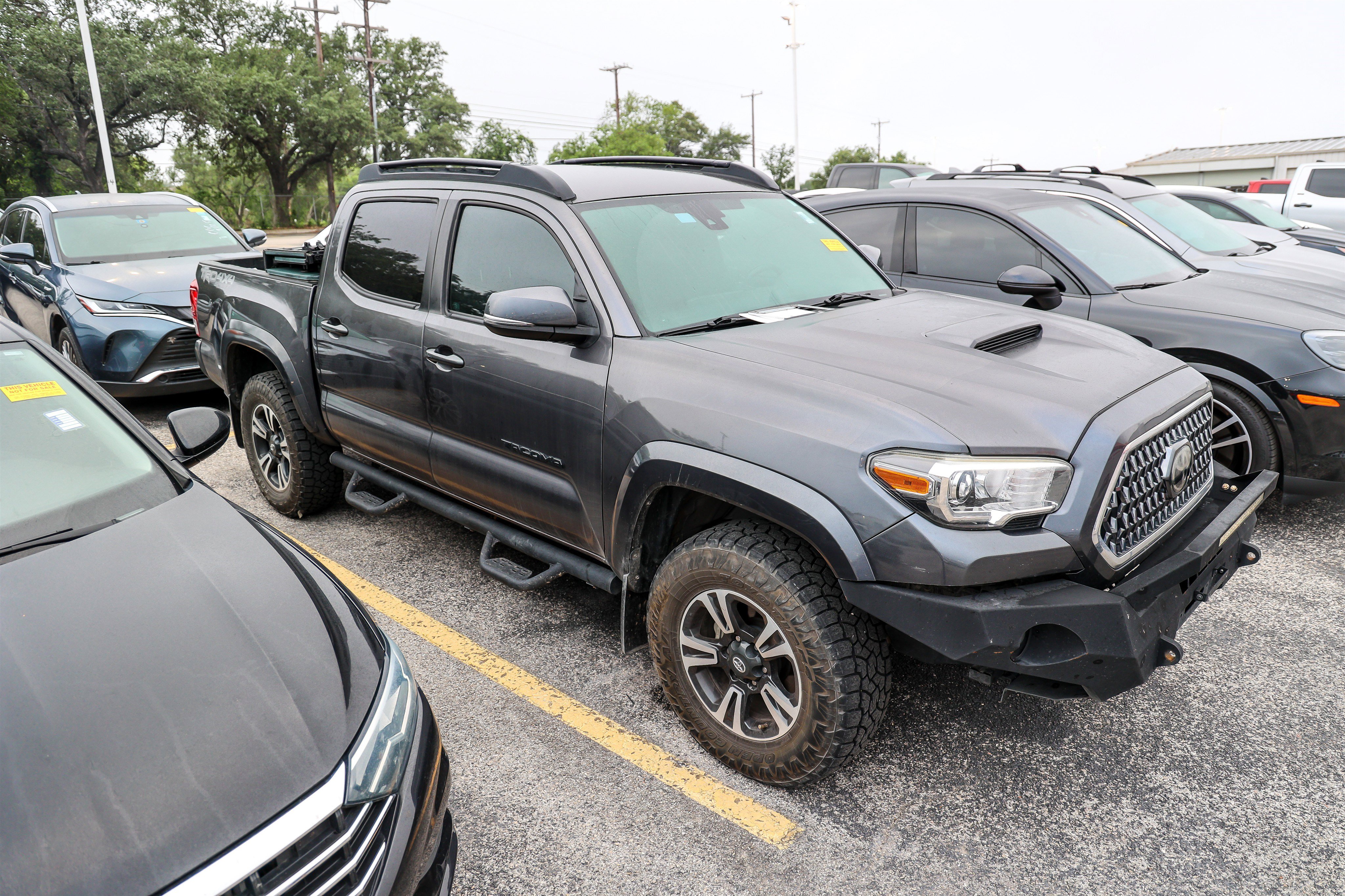 Used 2019 Toyota Tacoma TRD Sport AWD/4WD image 7