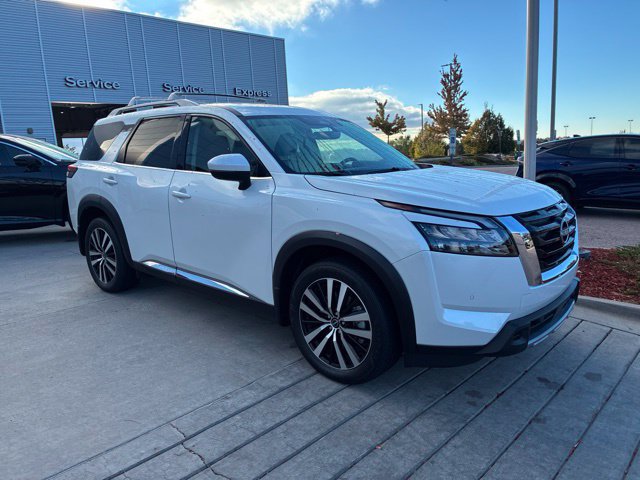 Used 2025 Nissan Pathfinder Platinum w/ Cargo Package AWD/4WD image 1