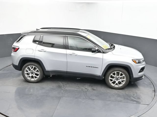 Used 2025 Jeep Compass Limited AWD/4WD image 38