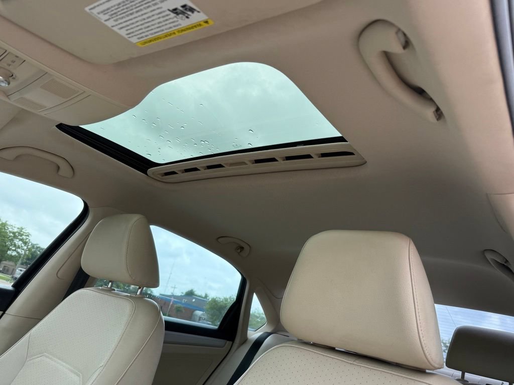 Used 2019 Volkswagen Passat 2.0T Wolfsburg w/ Wheels & Sunroof Package FWD image 15