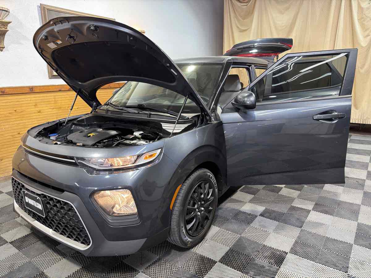 Used 2020 Kia Soul LX FWD image 11