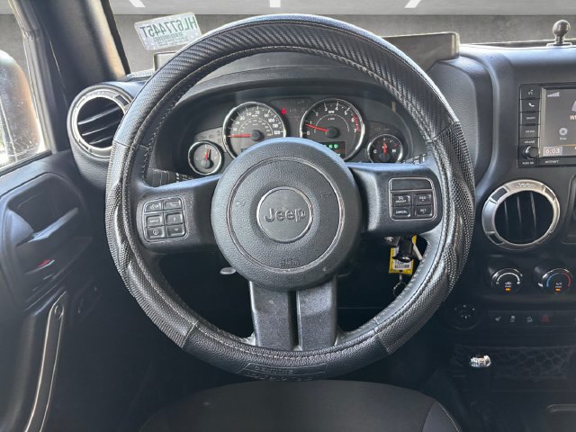 Used 2017 Jeep Wrangler Unlimited Rubicon w/ Cold Weather Group AWD/4WD image 27