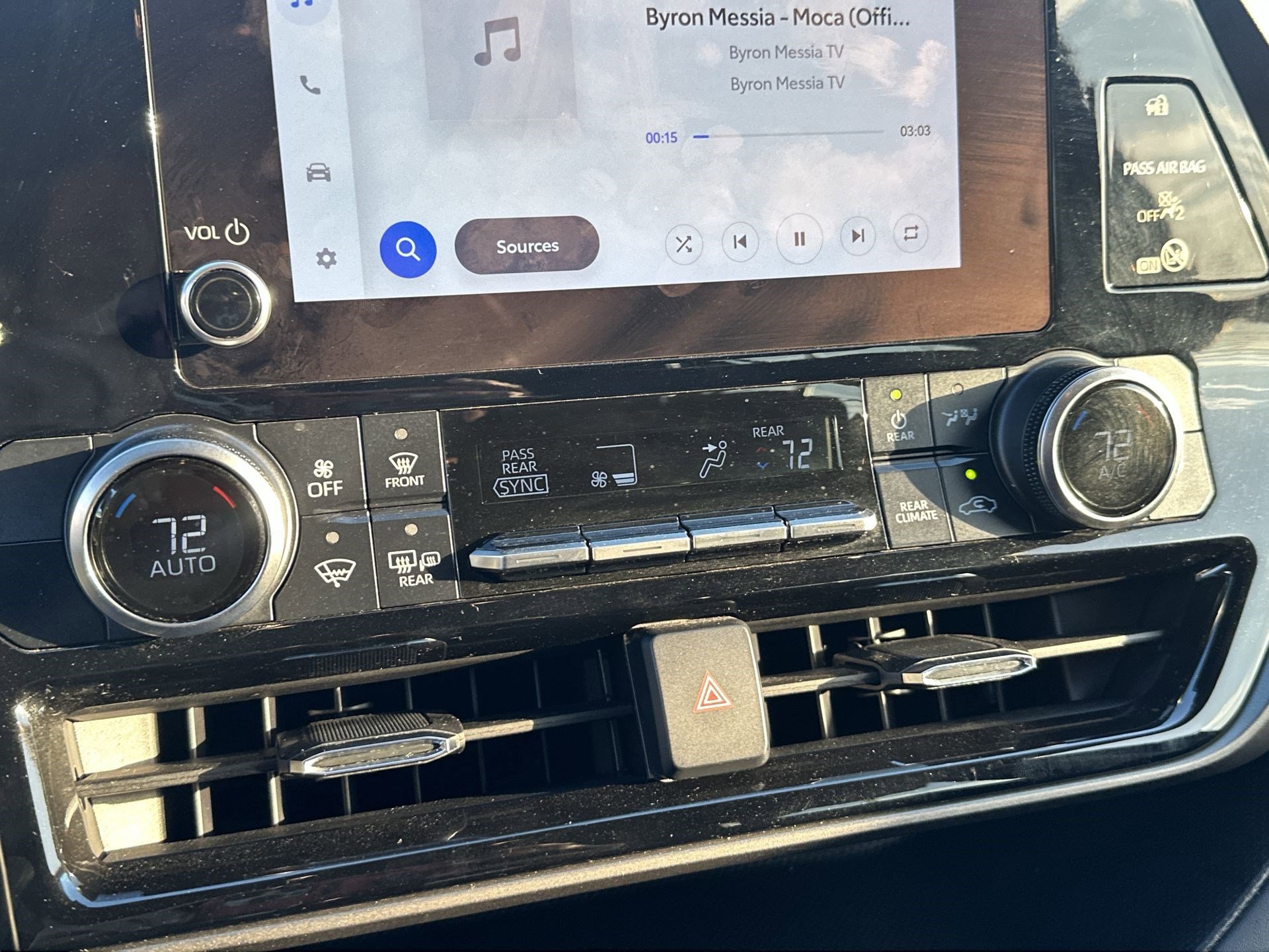 Used 2023 Toyota Highlander LE image 17