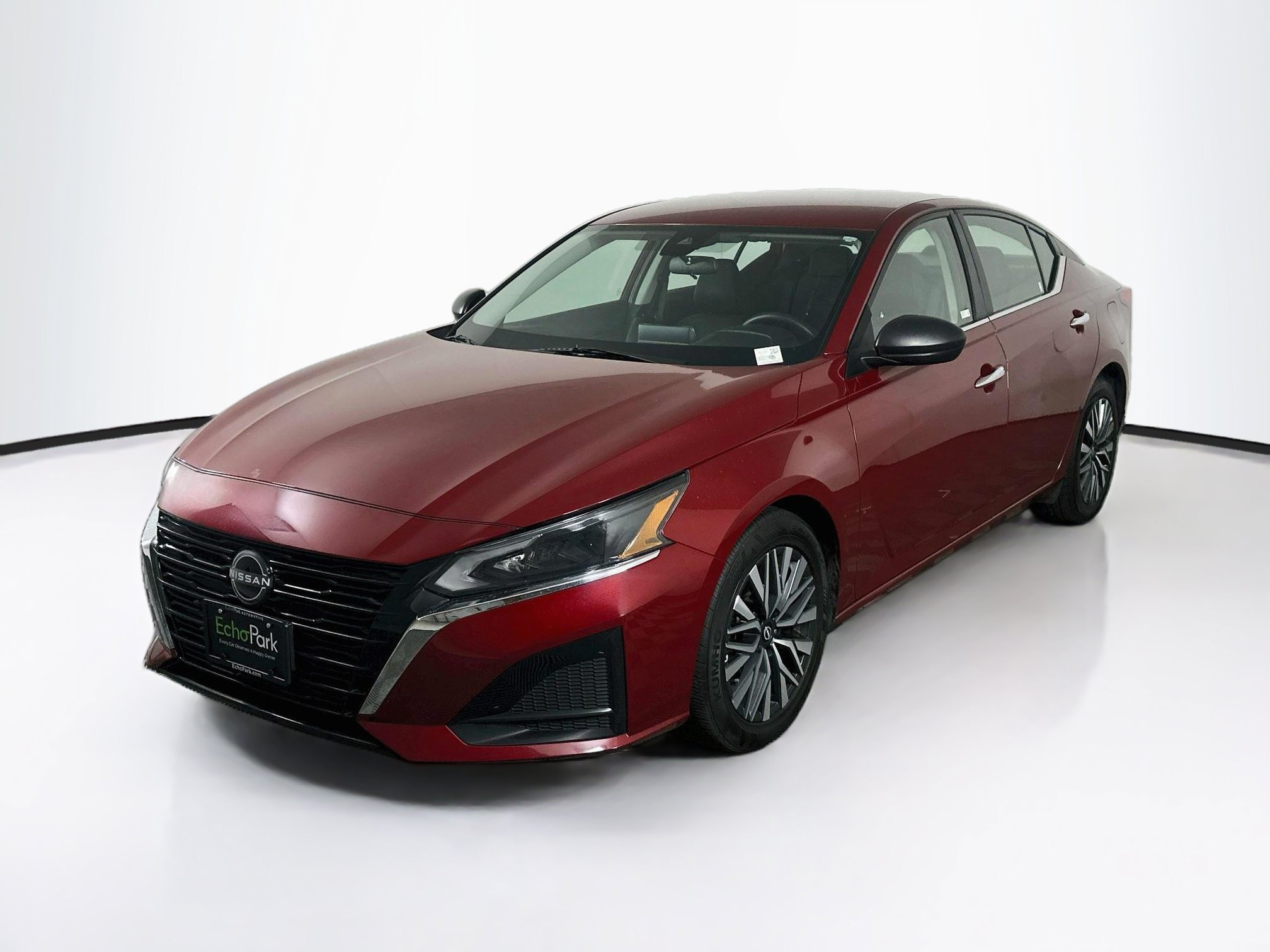 Used 2024 Nissan Altima 2.5 SV FWD image 3