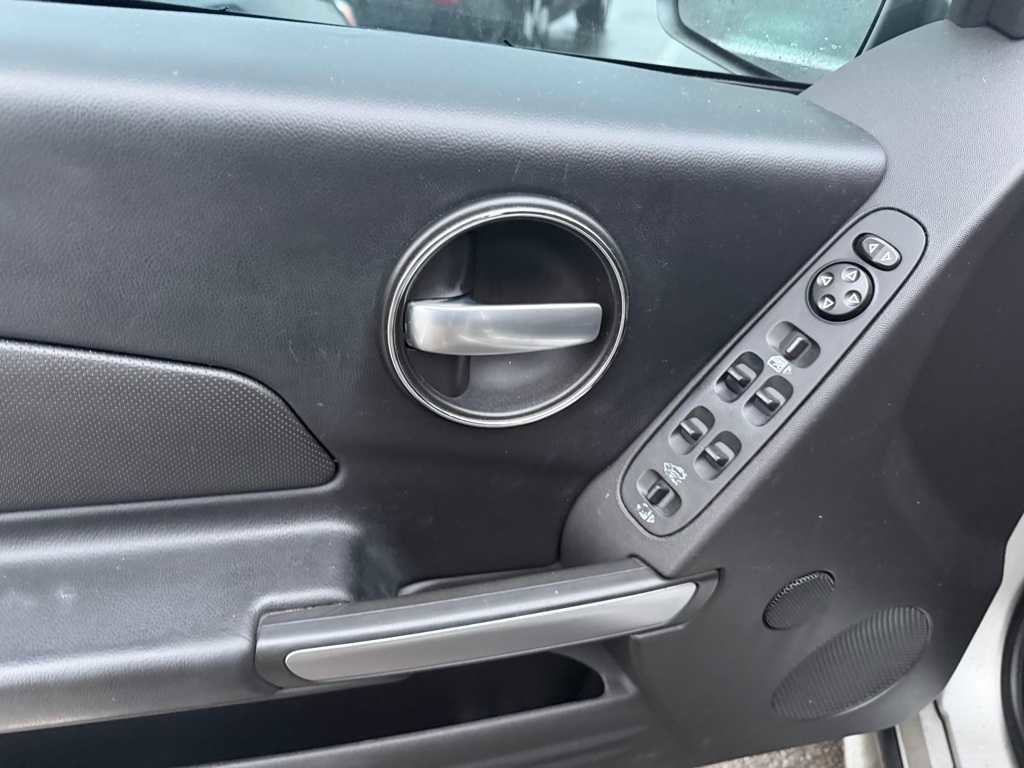 Used 2006 Pontiac Grand Prix w/ Premium Package image 14