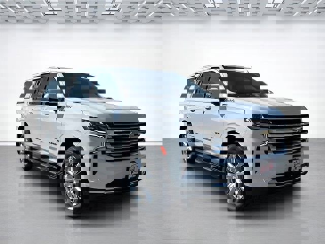Used 2023 Chevrolet Suburban High Country image 2