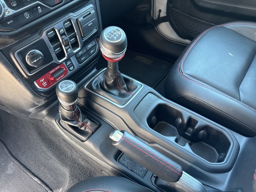 Used 2022 Jeep Gladiator Rubicon w/ Cold Weather Group AWD/4WD image 34