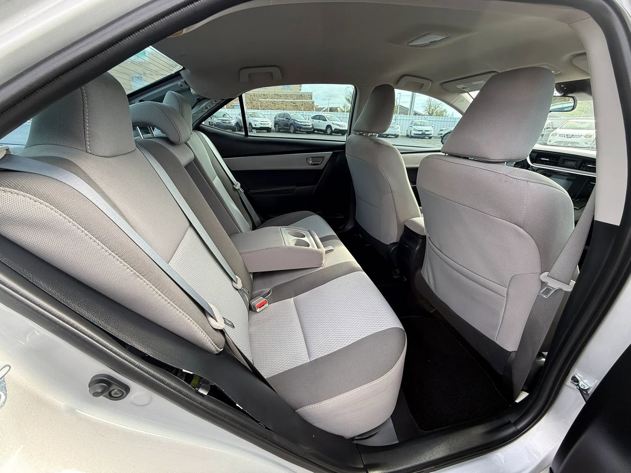 Used 2017 Toyota Corolla LE image 12