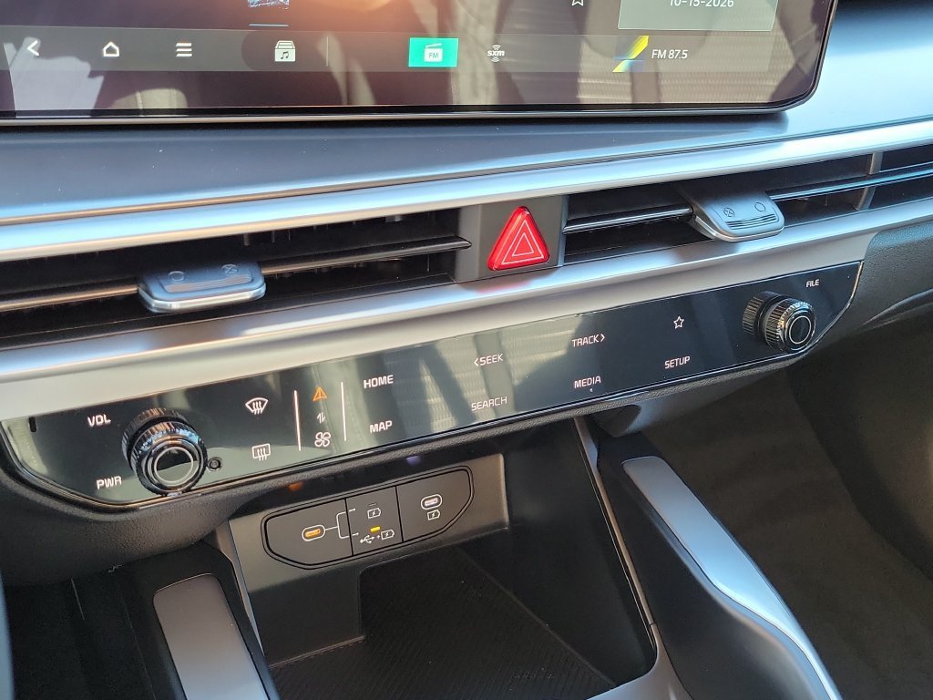 New 2026 Kia Sorento LX FWD image 30