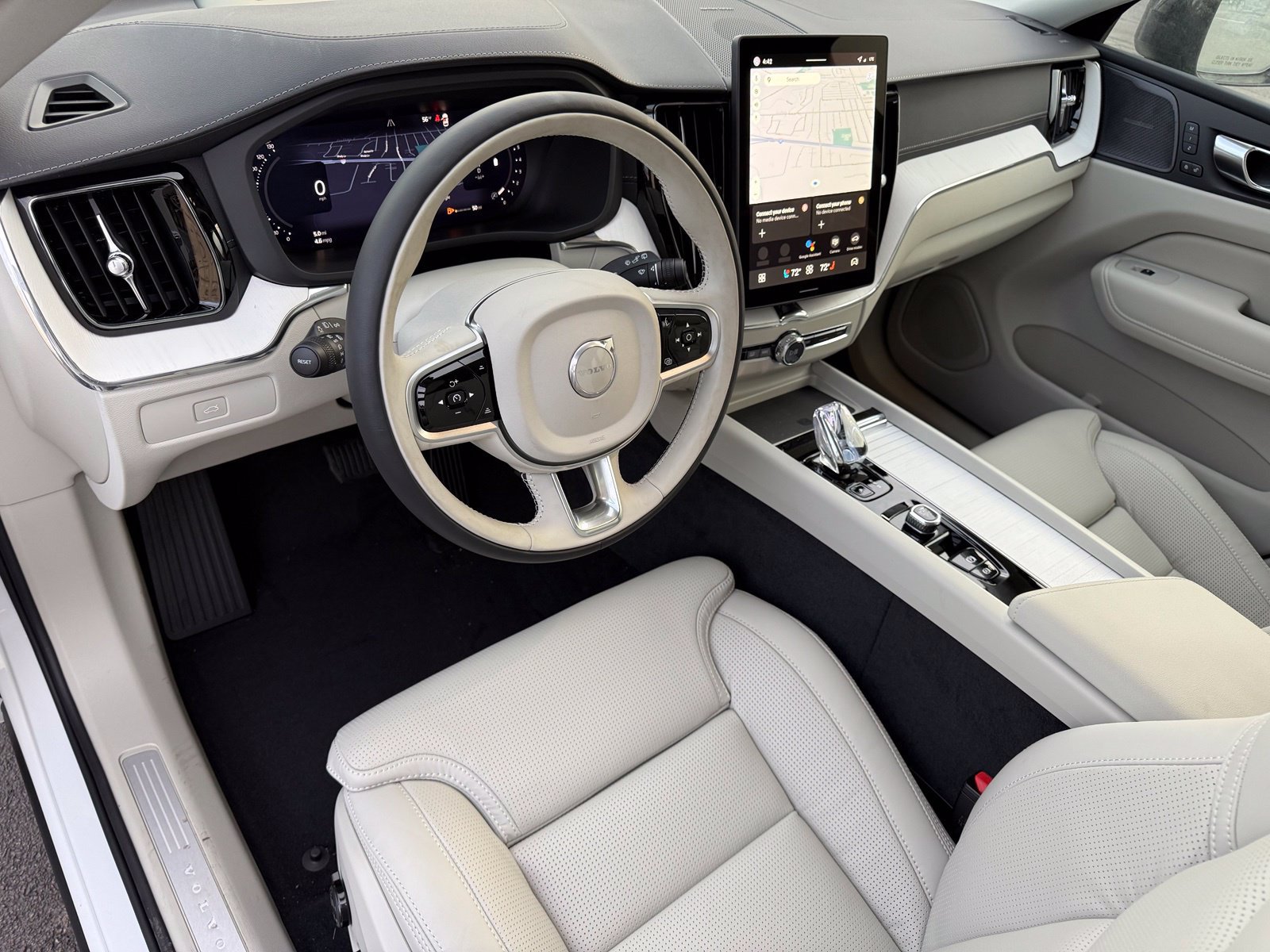 New 2026 Volvo XC60 B5 Ultra w/ Protection Package Premier AWD/4WD image 13