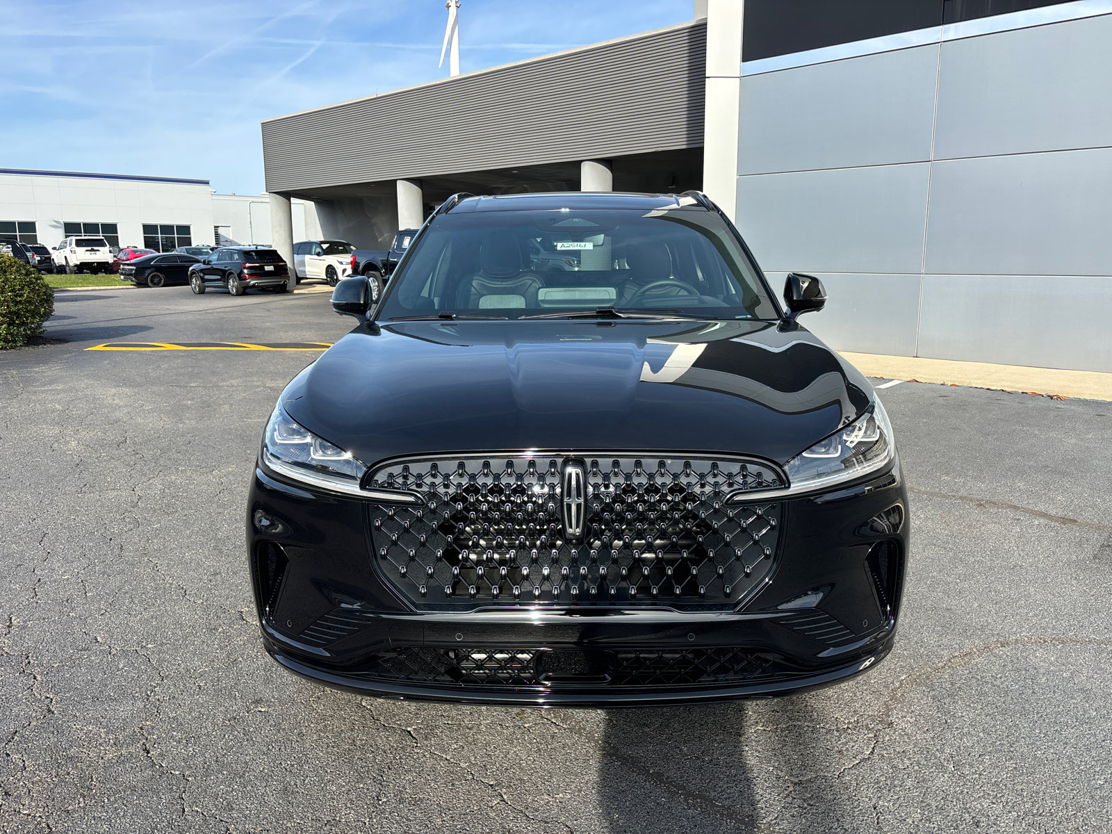 New 2025 Lincoln Aviator Black Label w/ Jet Appearance Package image 2