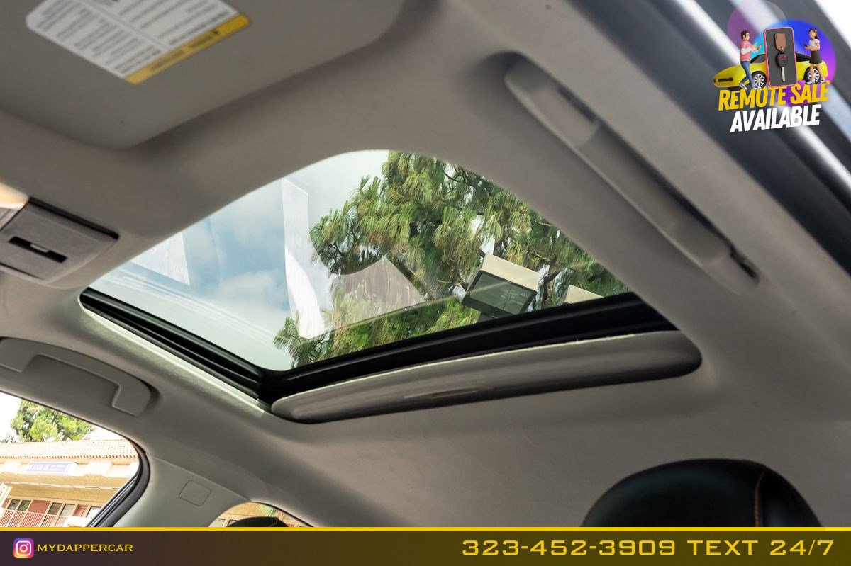 Used 2020 Nissan Sentra SR w/ Premium Package FWD image 13