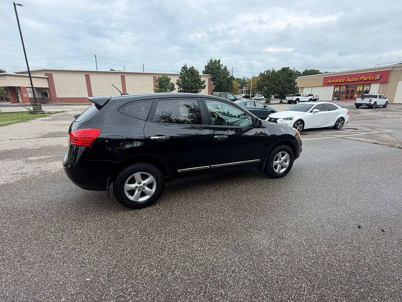 Used 2012 Nissan Rogue S w/ Special Edition Pkg FWD image 4