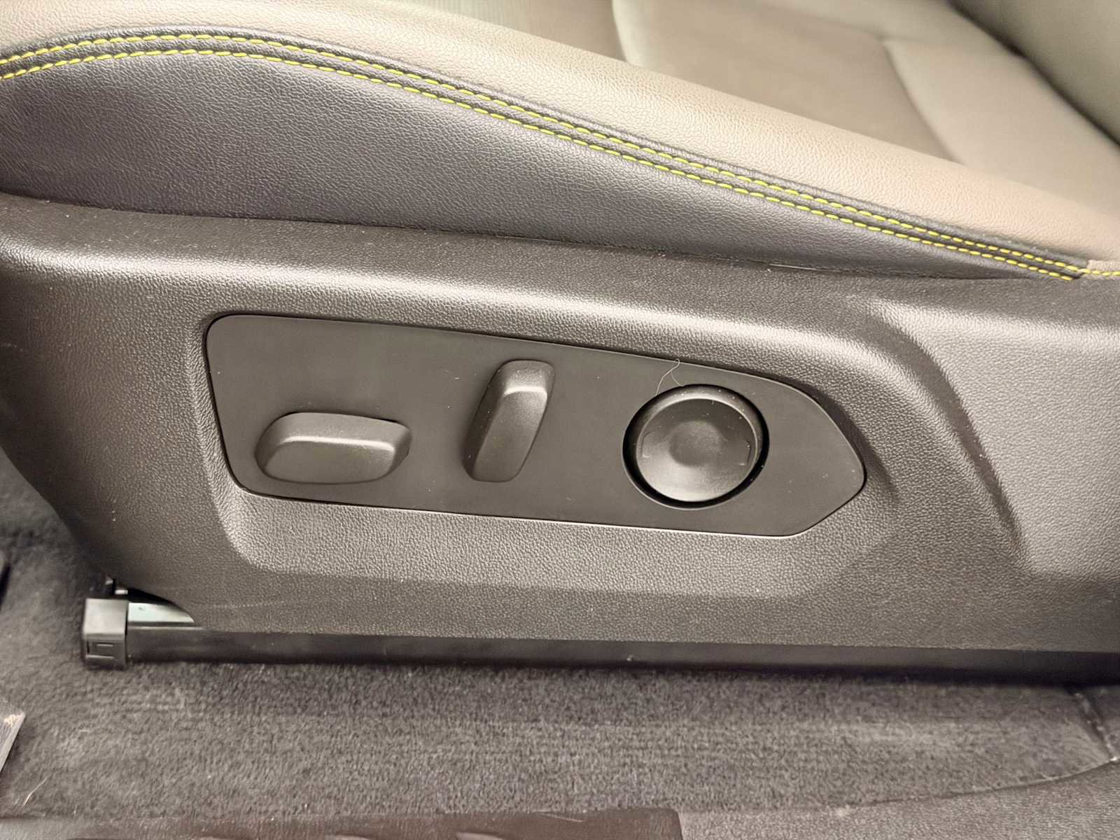 Used 2024 Chevrolet Colorado ZR2 w/ ZR2 Convenience Package III image 18