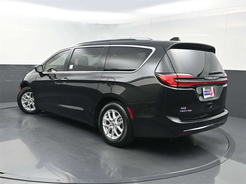 Used 2021 Chrysler Pacifica Touring-L image 25