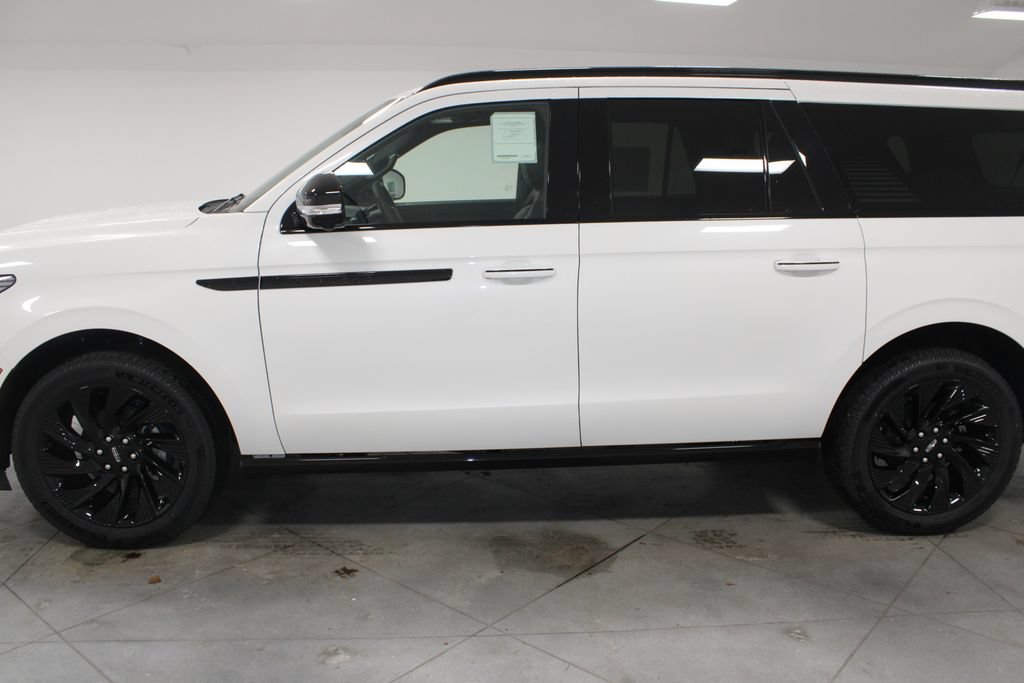 New 2025 Lincoln Navigator L Reserve w/ Jet Appearance Package AWD/4WD image 5