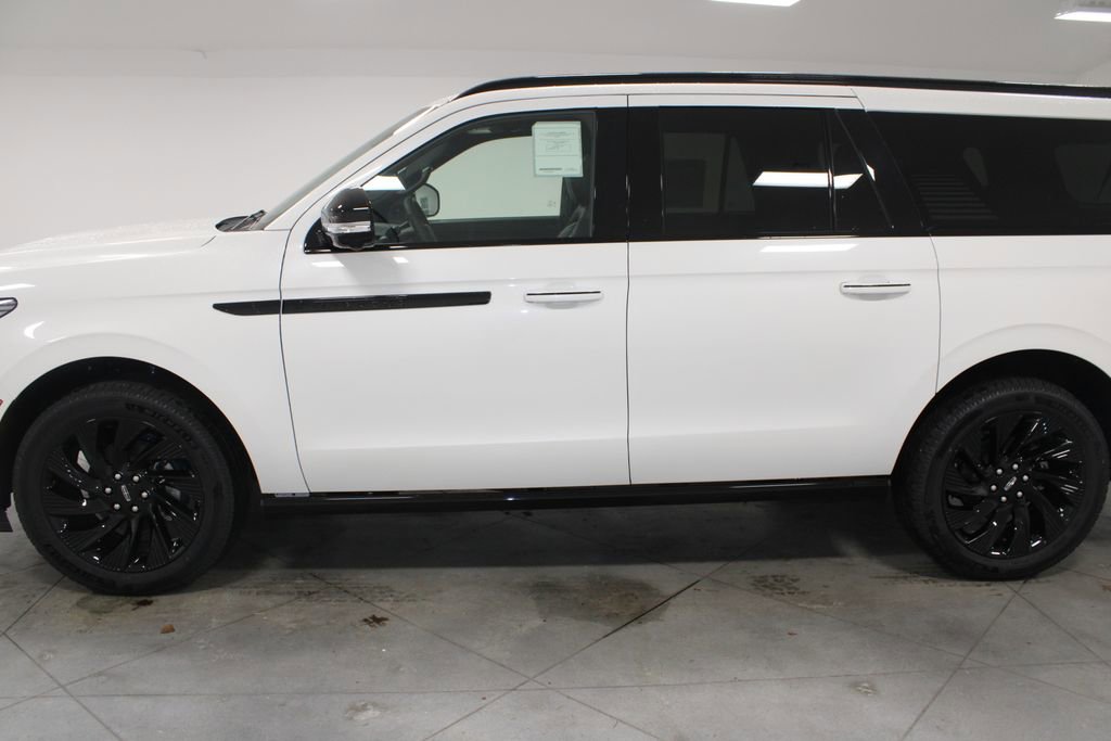 New 2025 Lincoln Navigator L Reserve w/ Jet Appearance Package image 5