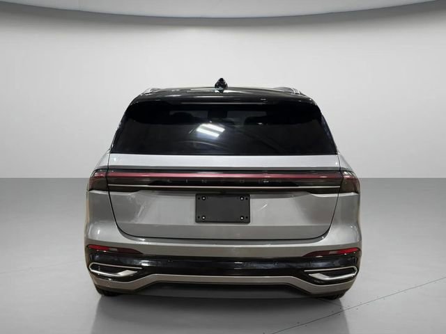 Used 2024 Lincoln Nautilus Reserve w/ Equipment Group 202A image 9