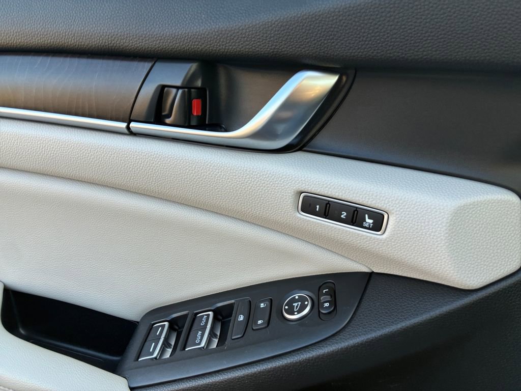 Used 2018 Honda Accord EX-L image 26