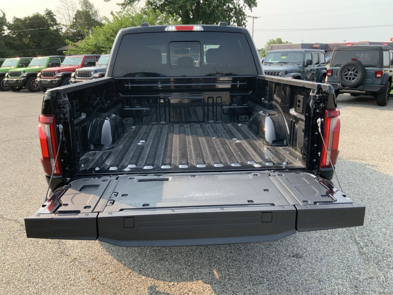 Used 2025 Ford F150 King Ranch w/ FX4 Off-Road Package AWD/4WD image 11