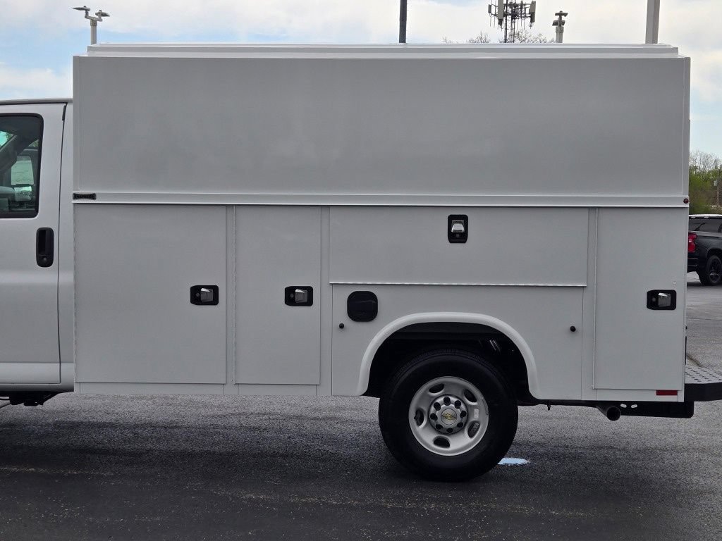New 2026 Chevrolet Express 3500 w/ Power Convenience Package RWD image 15