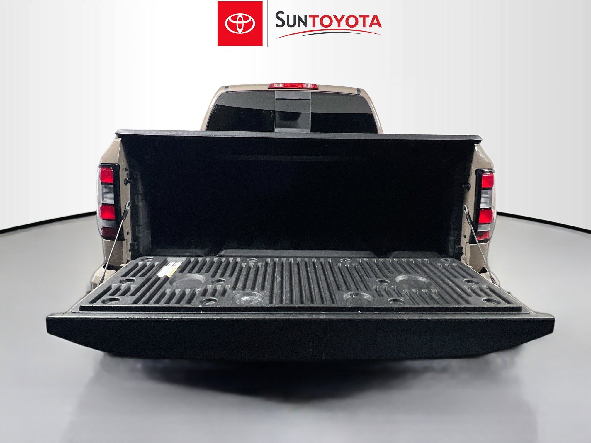 Used 2023 Nissan Frontier Pro-X w/ Pro-X Premium Package image 34