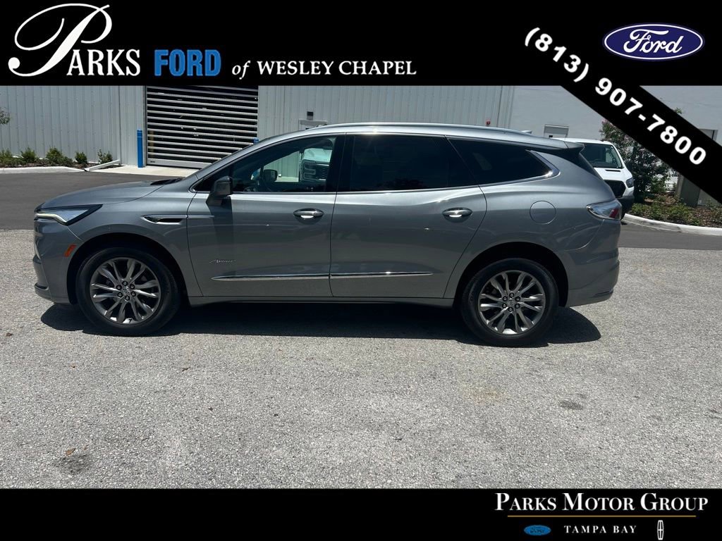 Used 2023 Buick Enclave Avenir w/ Avenir Technology Package AWD/4WD image 5