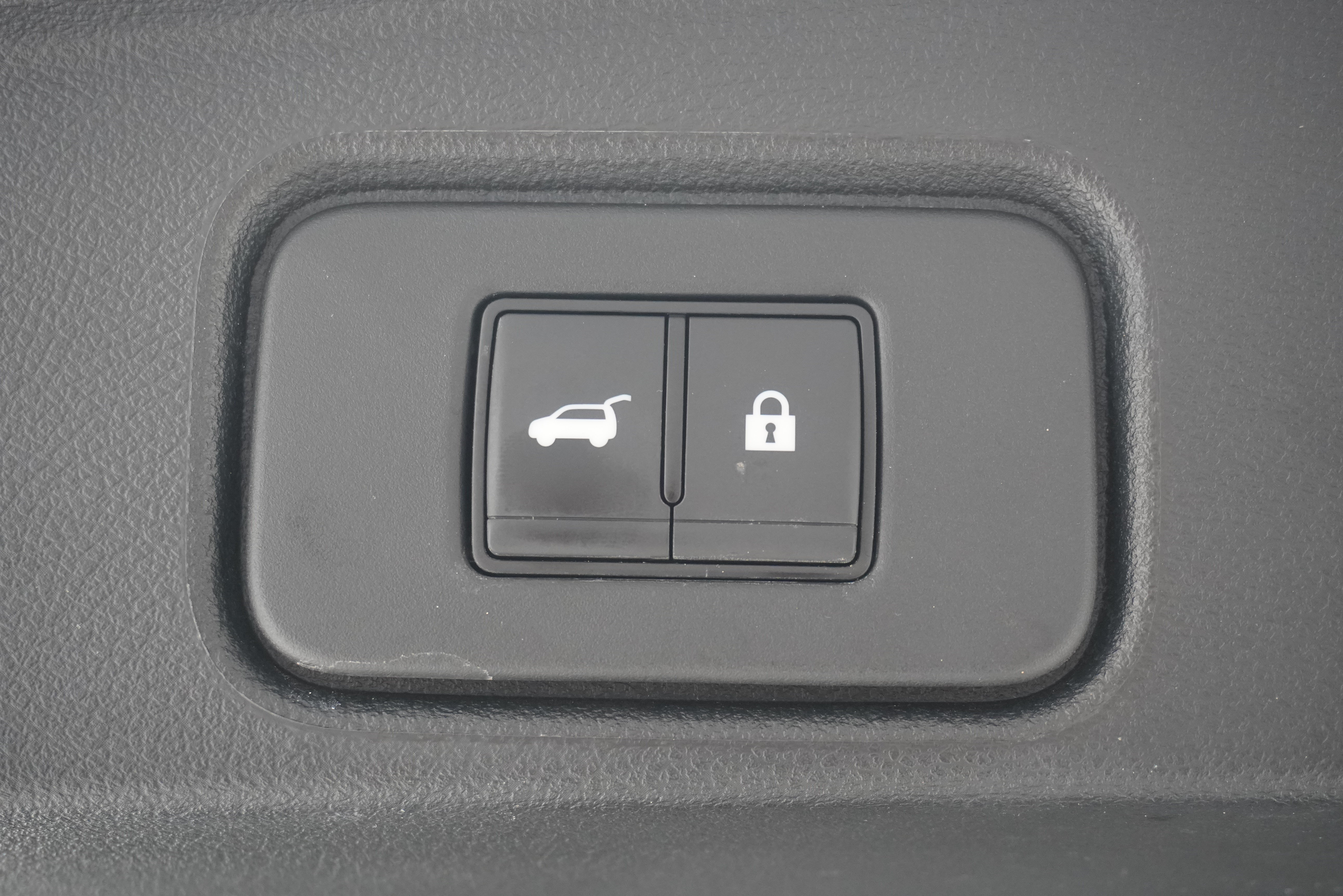 Used 2023 Nissan Pathfinder Platinum FWD image 35