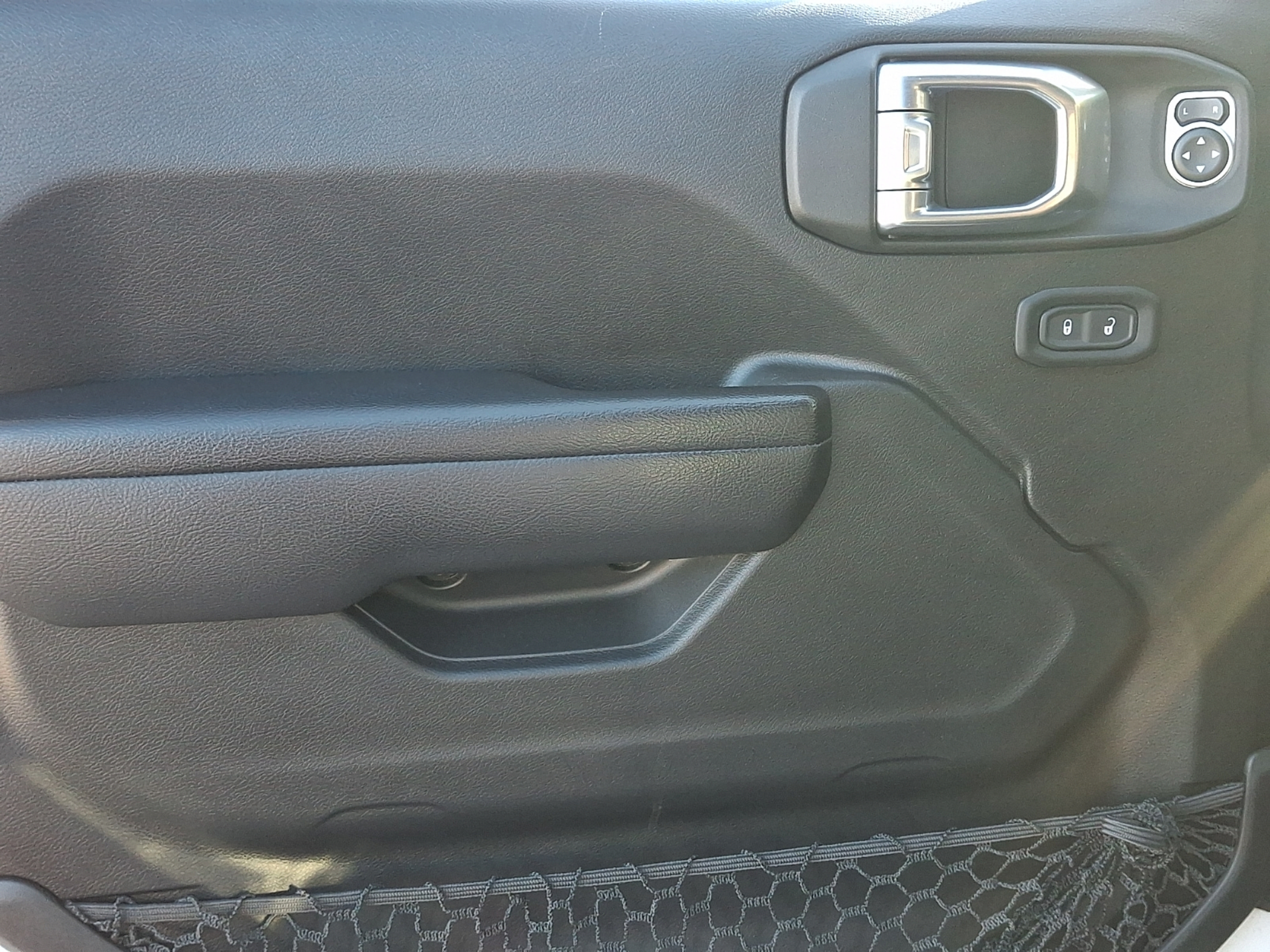 Certified 2021 Jeep Wrangler Sport AWD/4WD image 11
